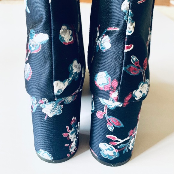 URBAN OUTFITTERS JULIET BOOTIES - Picture 5 of 6